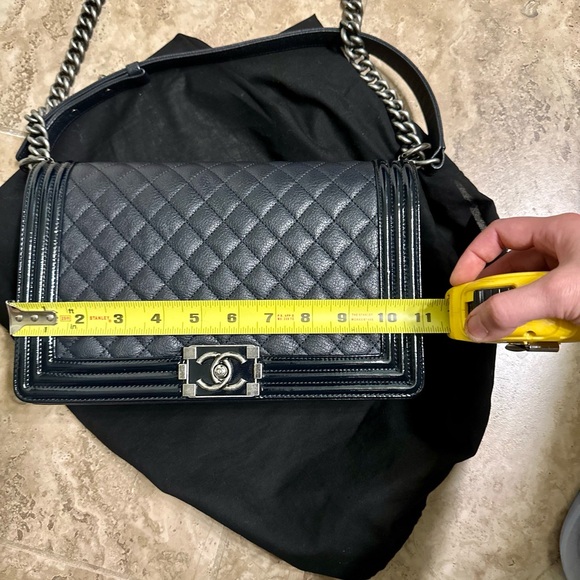 100% Authetic Boy Chanel Handbag Medium - Color : : Navy - Picture 14 of 16